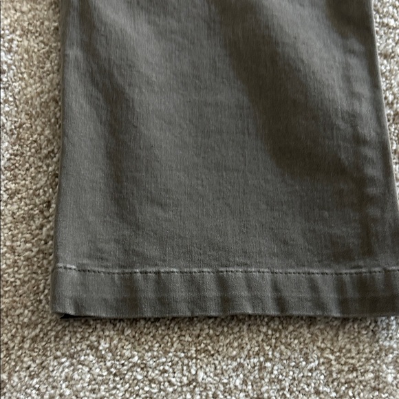 Dockers Men's 34x32 Olive Chinos - Picture 7 of 9